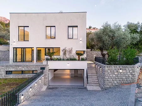 Luxury Villa for Sale in Kamenovo